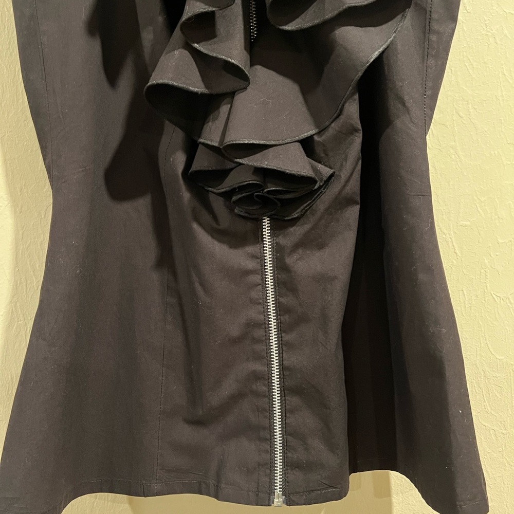 Chic Black Ruffle Halter Blouse - Picture 4 of 8